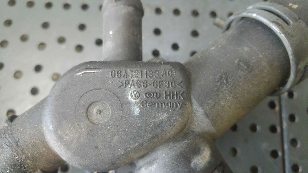 Carcasa corp termostat 1.6 b vw beetle 06a121133ac