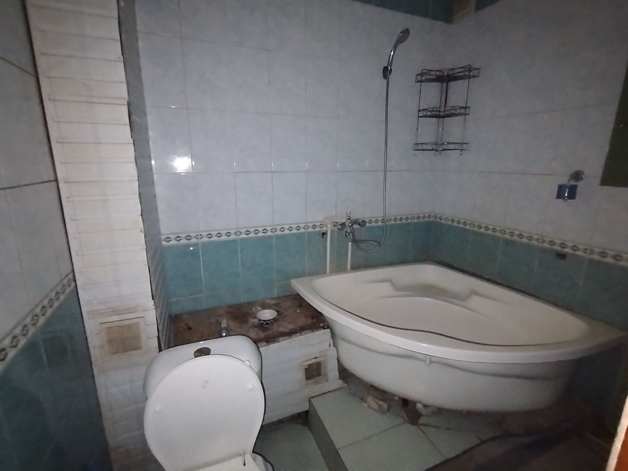 Продается 2 комнатная квартира. Мархабо