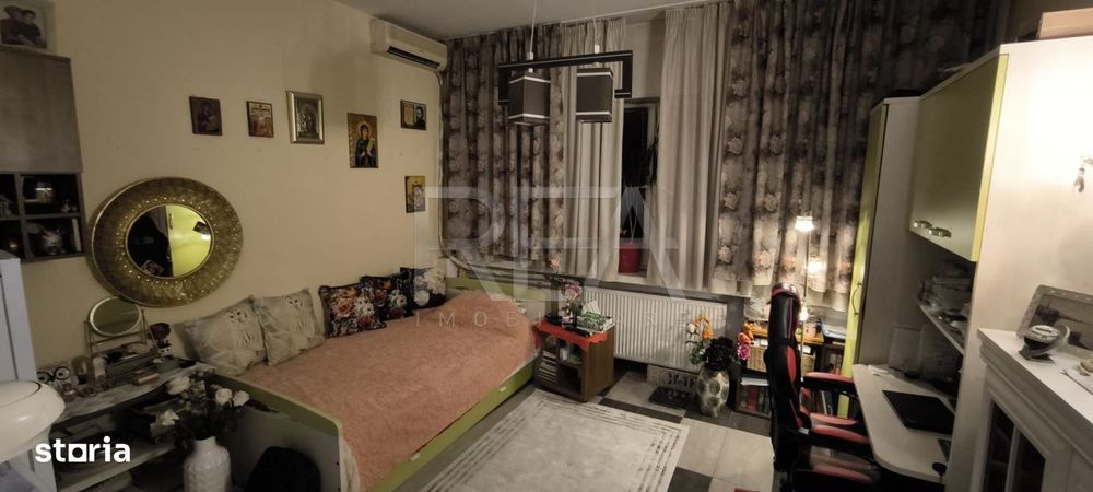 Garsoniera, Universitate