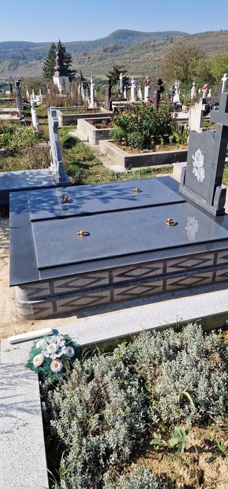 Monumente funerare Unirea Bistrița