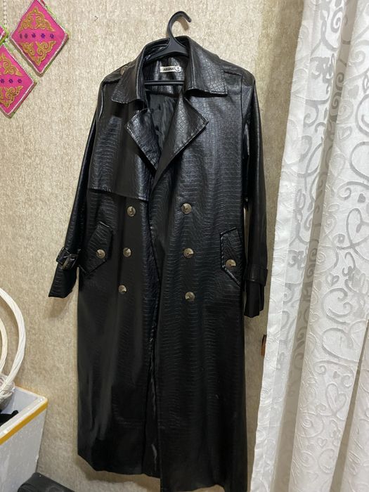 Продам кожаное пальто