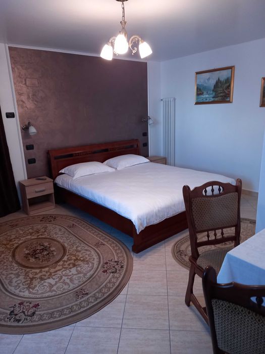 Vind CASA  FAMILIALA  cu  CABINET MEDICAL , Birouri ,  Pensiune ...