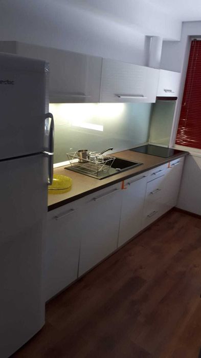 Inchiriez apartament TgMures zona 0 cu vedere spre Piata Trandafirilor