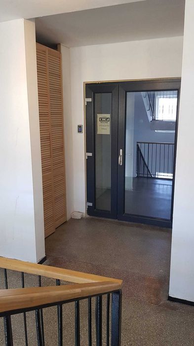 vand garsoniera Sibiu etaj 1 zona buna renovata mobilata variante
