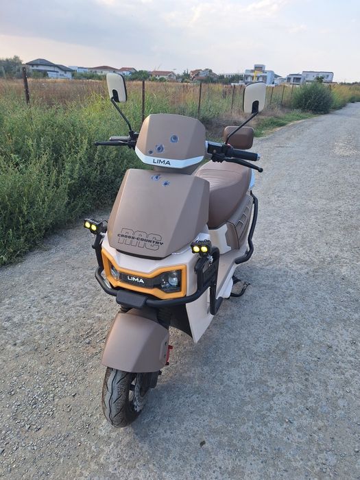 Scuter electric nou inmatriculat