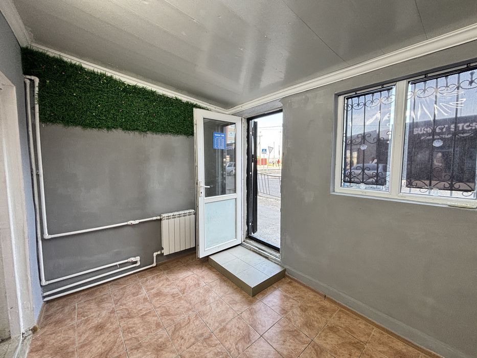 Продаётся коммерческое помещение в густонаселённом мкр. Алмагуль