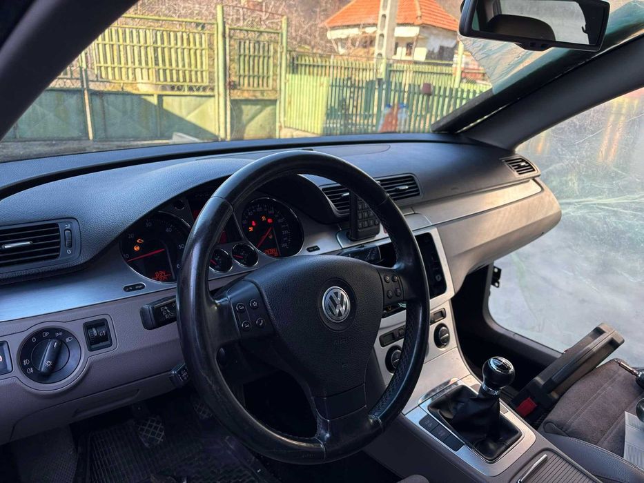 Dezmembrez Passat B6 Break LC8Z 2.0 BMR