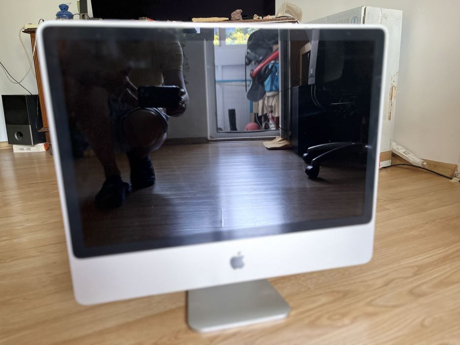 Apple iMac "Core 2 Duo" 2.8 24" (Early 2008)