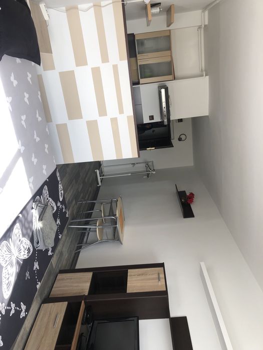 Inchiriez garsoniere ultracentral pe termen scurt .