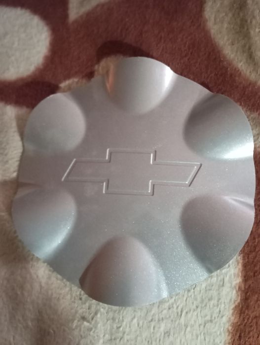 Продам колпаки на литые диски шевроле