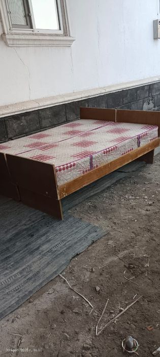 Продам кровать  ширина 1.40 длина 2м