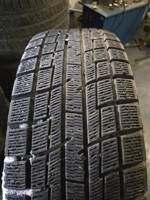 Продам комплект 215/60/16