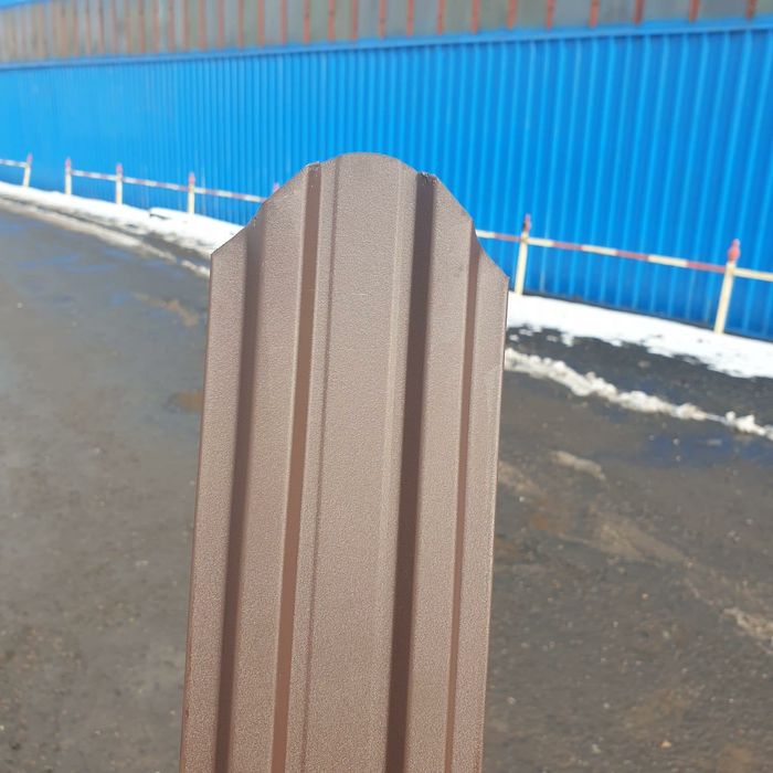 vând șipcă metalică maro pe ambele părți vișiniu 0,5 grosime livrare l