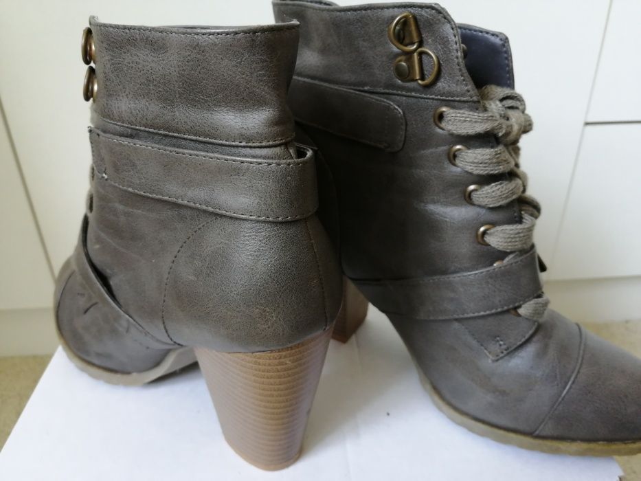 Боти цвят каки