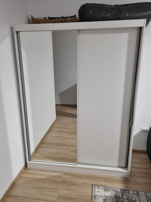 Dulap aproape nou