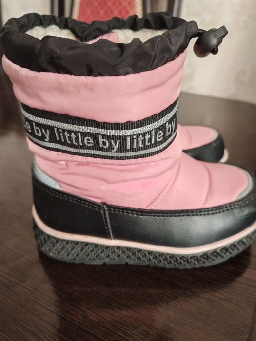 Продам детские зимние сапоги