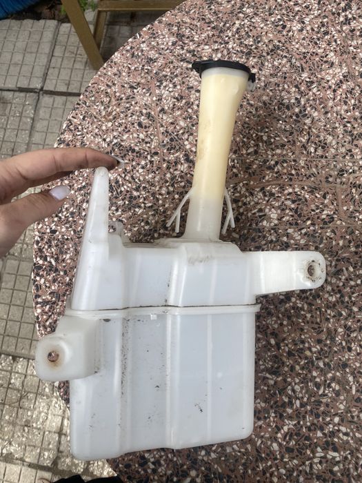 Кола на части toyota corolla 2004 година сив седан