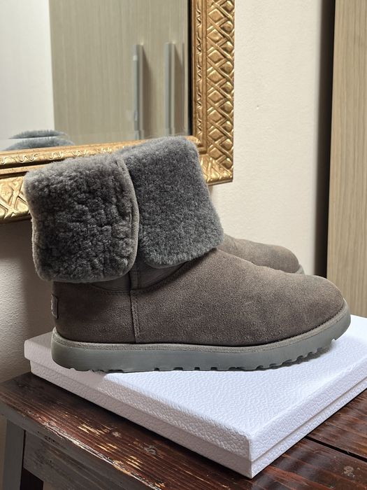 UGG 'Amie', grey, classic slim boots