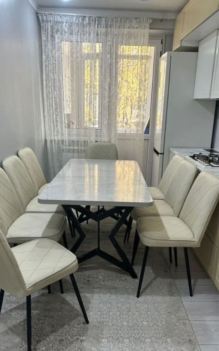 Продаю стол идеальнре состочние