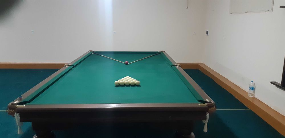 Bilyard stollar sotiladi 2  ta bor