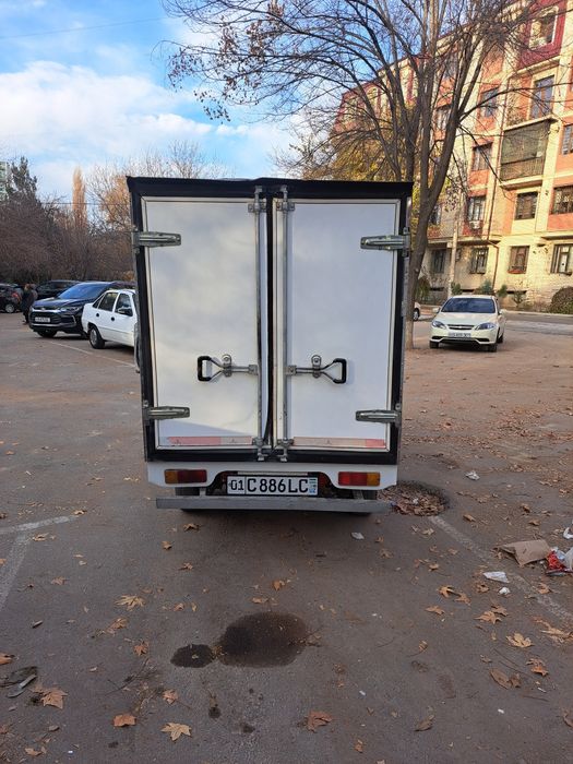 Лабо дамасдан ясалган 2006-йил