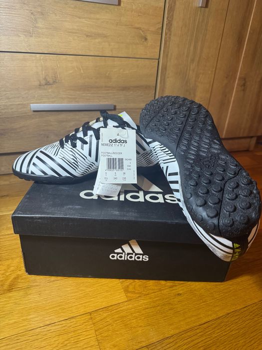 Футболни стоножки adidas