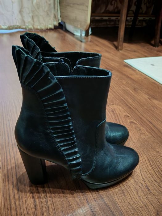 Hови боти на ток Tamaris