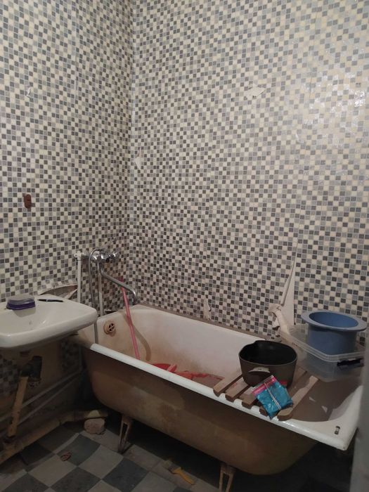 Срочно продаётся 3/2/2 квартира 70 кв Рисовый базар