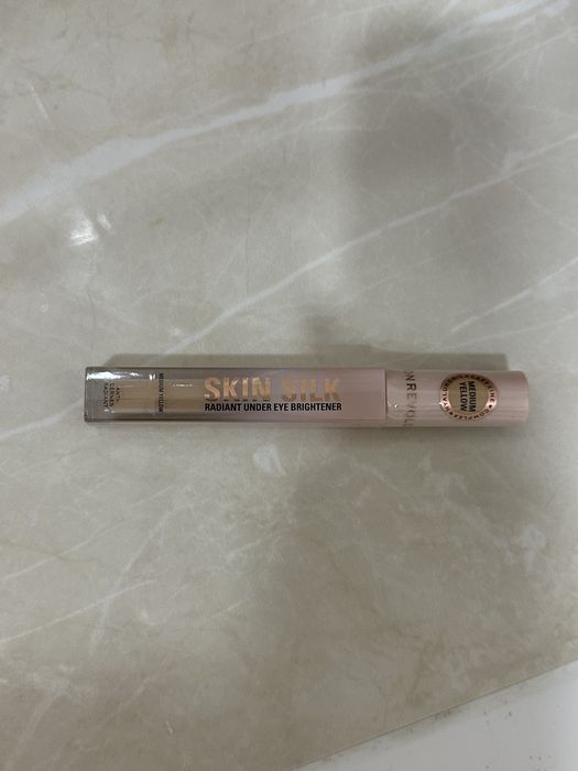 Новый консилер от REVOLUTION