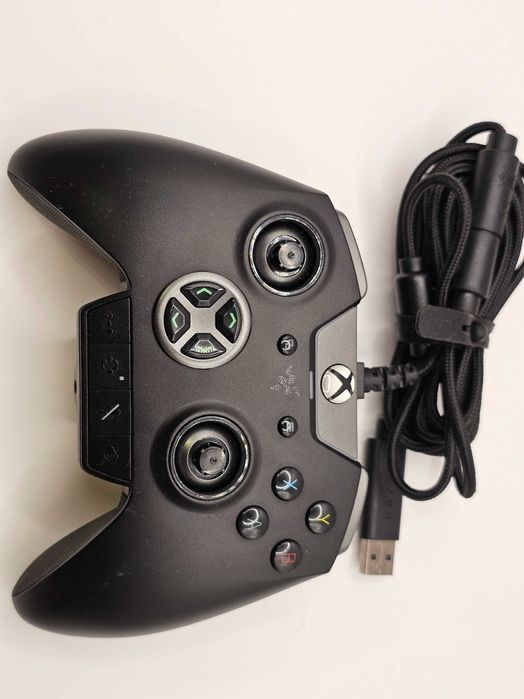 Controller cu cablu Razer Wolverine Ultimate fara thumbsticks xbox pc