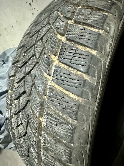 225 55 17 Good year зимни