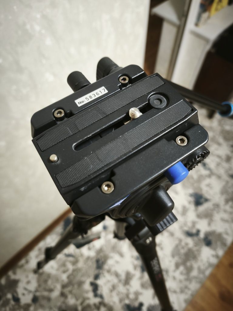 Профессиональный штатив Benro A2573FS4