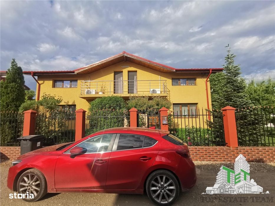 Vila lux 5 camere cu gradina superba centru Domnesti