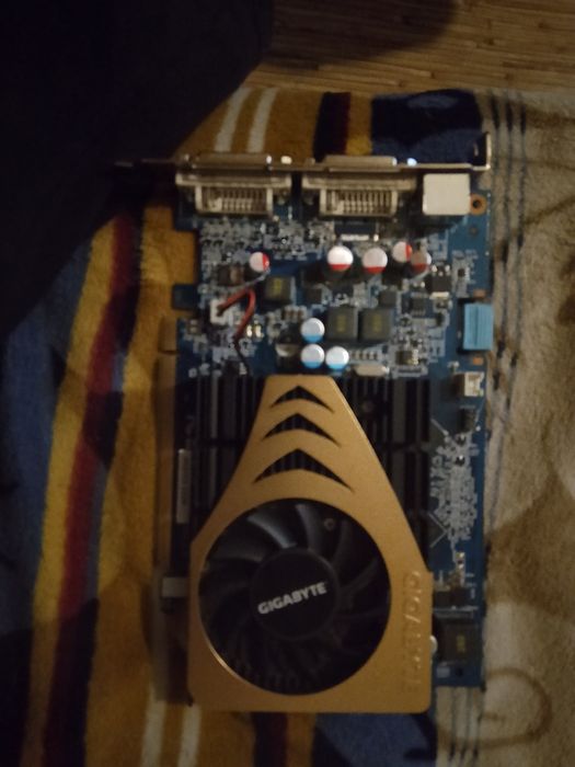 Продаем видео карту Gigabyte GeForce 9500 GT.