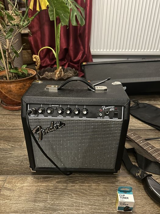 Chirara electrica Fender, cu amplificator si husa
