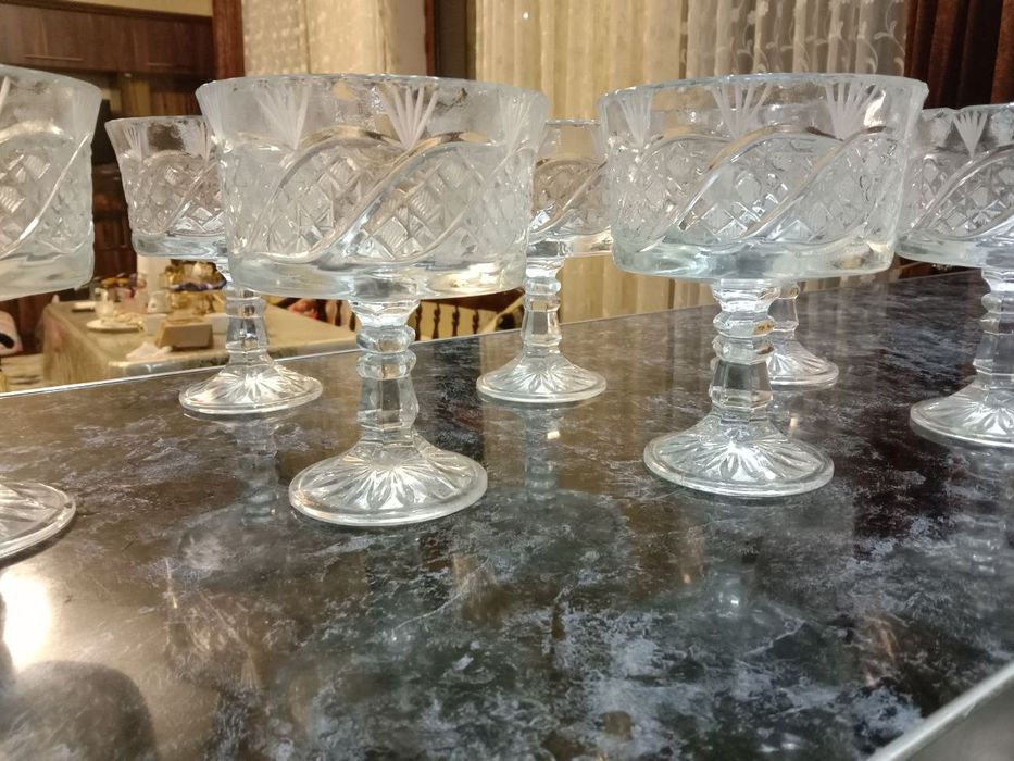 Продаются вазы 12шт