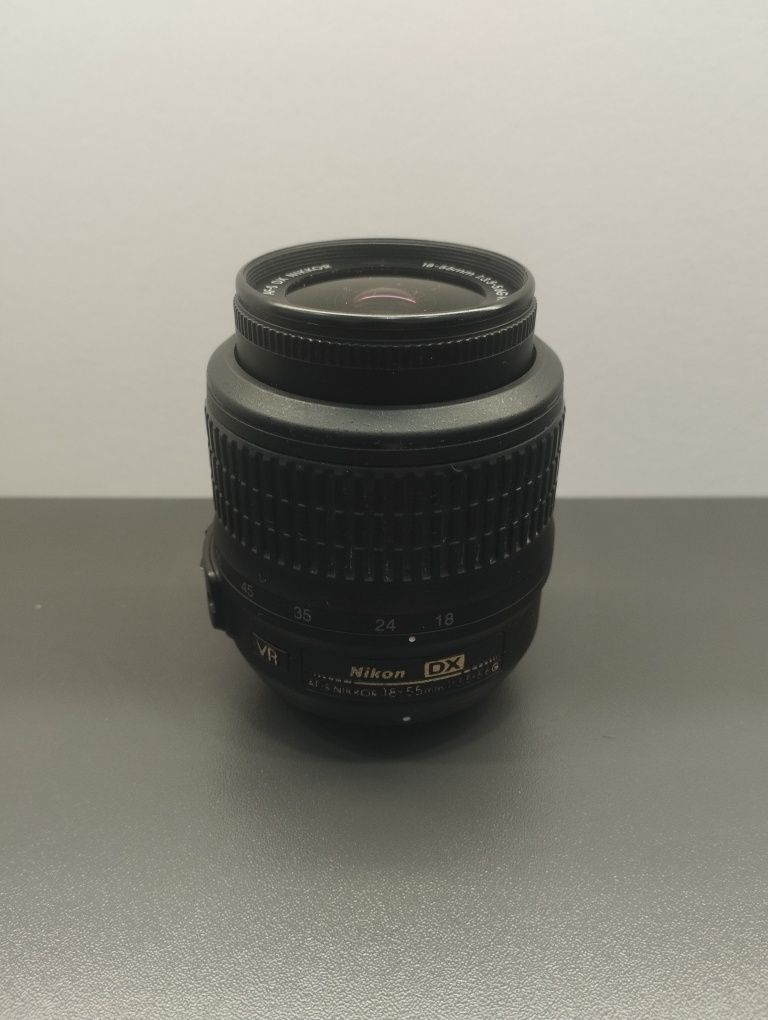 Body Nikon D3100 + Obiectiv AF-S 18-55mm