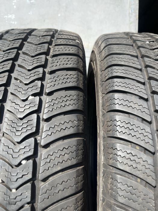 2 бр. зимни гуми за бус 225/65/16C Semperit 8/9 mm DOT 2318