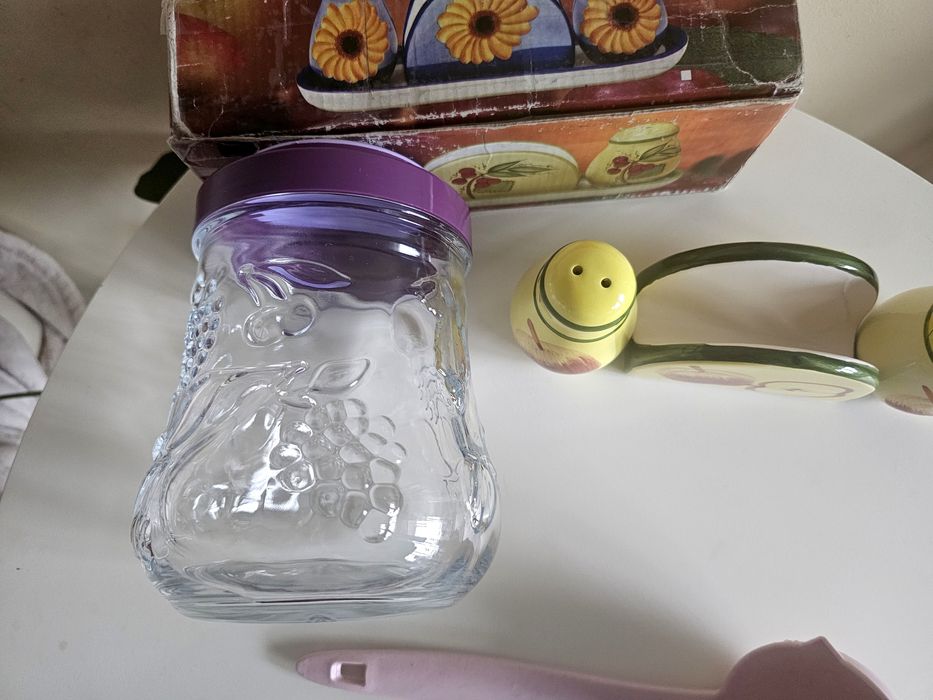 Керамичен комплект солници и салфетник, буркан и лъжица за спагети