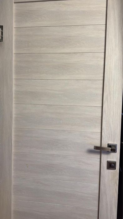 Продам дверь. Цвет белый.