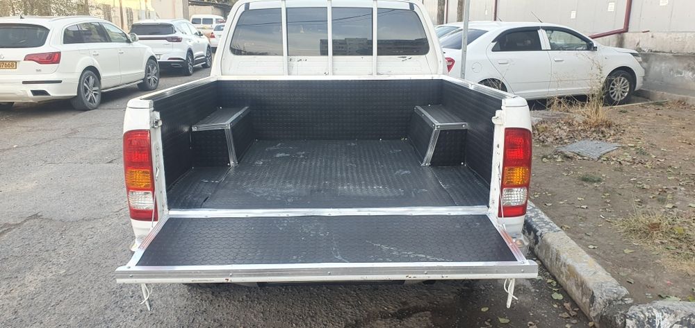 Тойота Хайлюкс (Пикап)