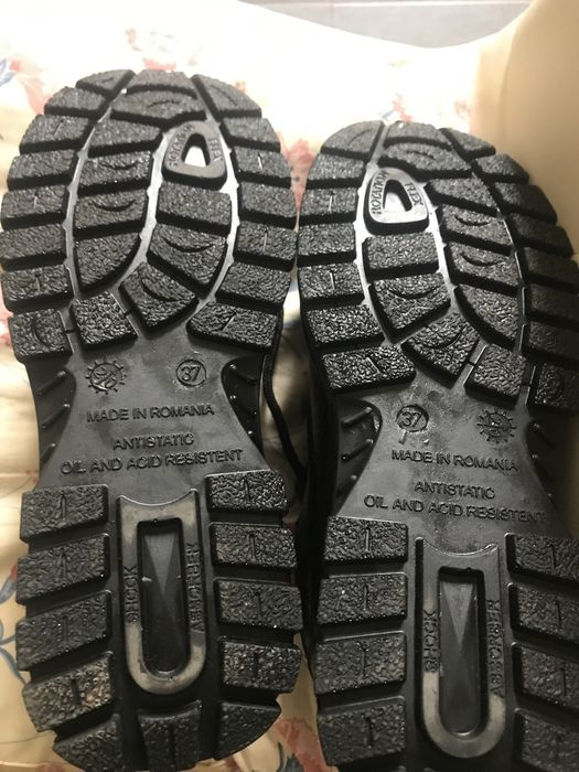 Ghete din piele vita noi