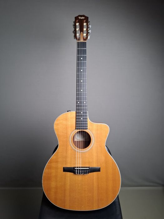 Vand chitara clasica Taylor 214ce-n