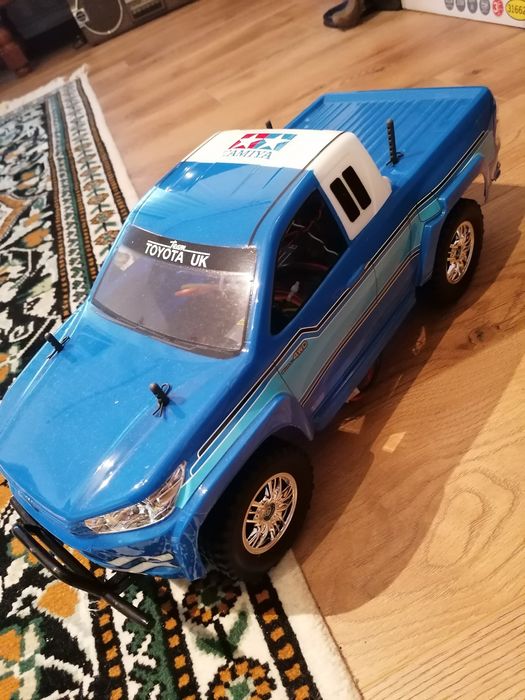 Automodel Toyota Hilux 4x4,Tamiya