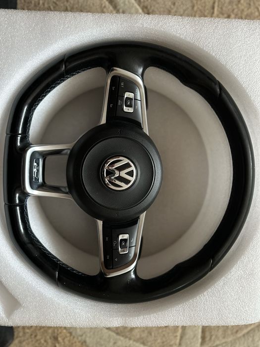 Мултифунционален волан от голф 7R