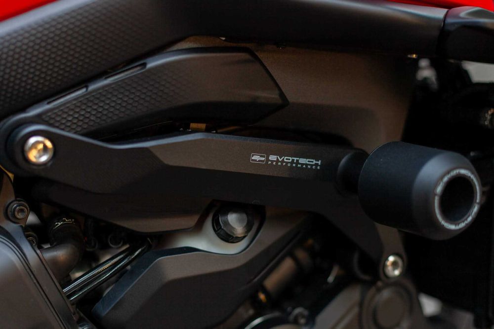 Ducati Monster Plus 937