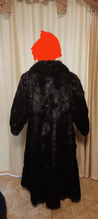 Продаю шубу нутриевую