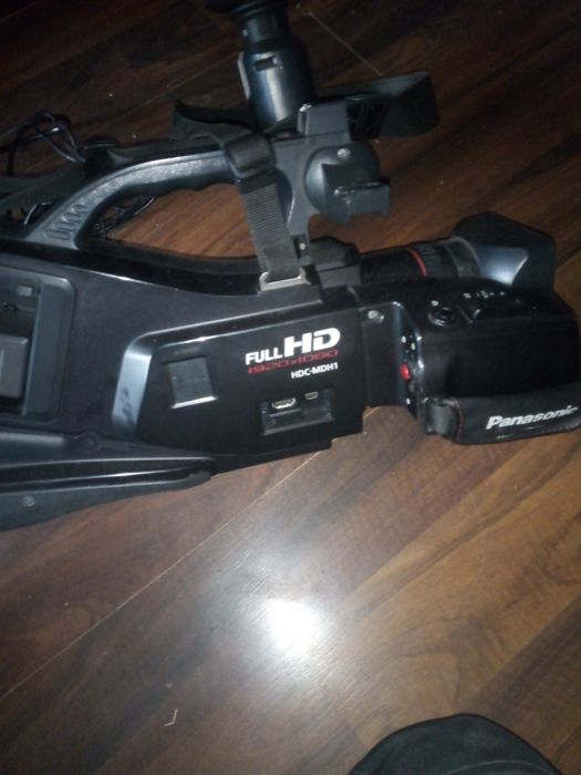 Camera video full HD model HDC-MDH1