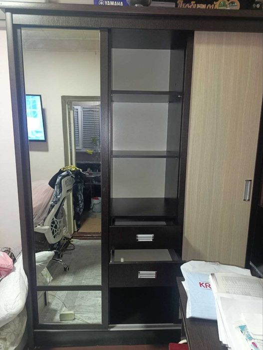 Шкаф купе с зеркалом