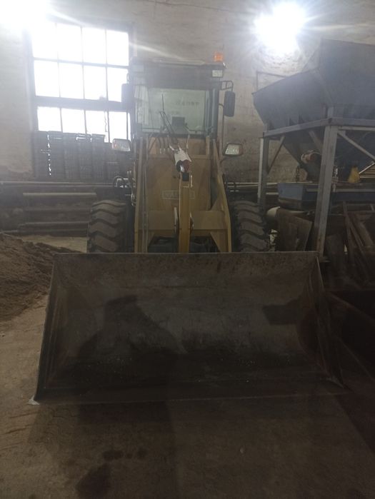 Услуги погрузчика с весами. Ковш 1.5 куба. 12000тг/час